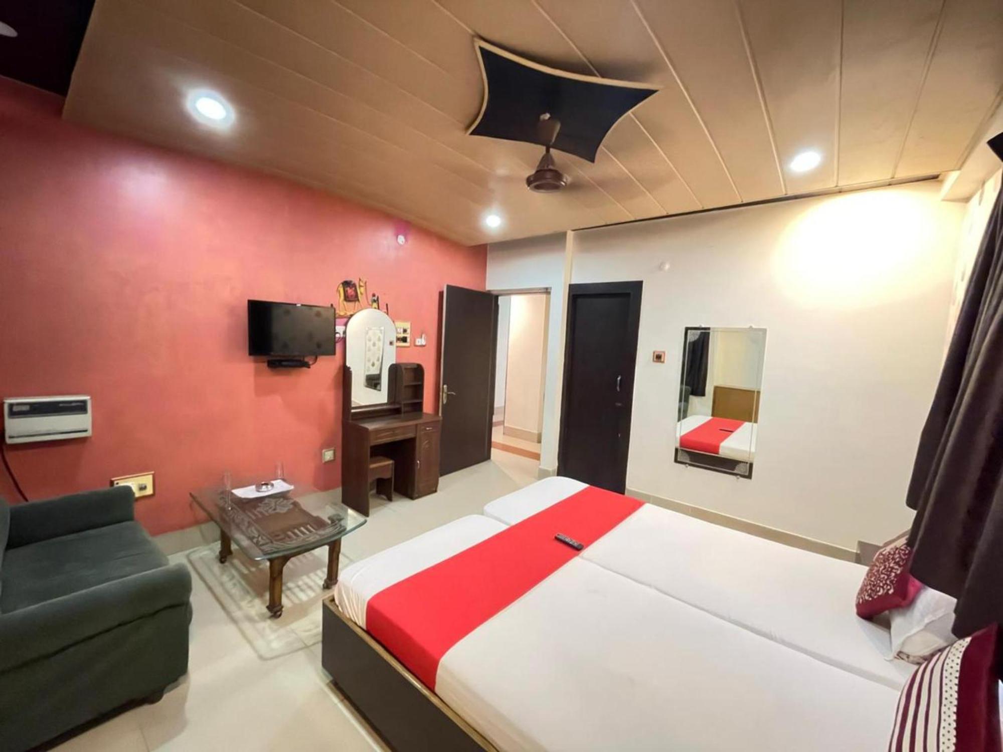 Grg R P International Patna Hotel Patna  Ngoại thất bức ảnh
